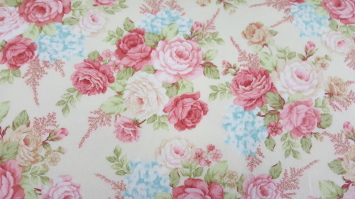 A Peaceful Garden Flannel - Large floral bouquets on cream background